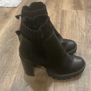 Women’s Black Fashion Nova boots